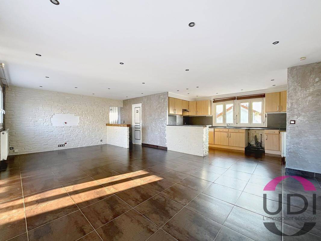 3 bedrooms Apartment in Champcueil, France No. 151288