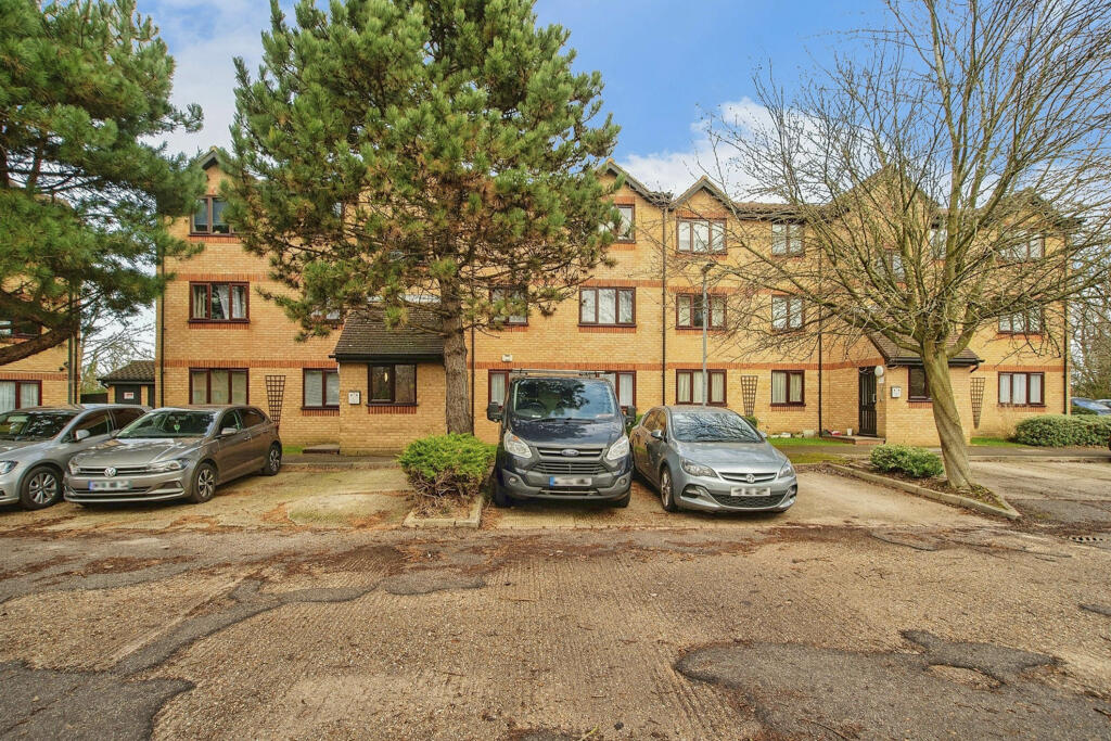 1 bedroom Apartment in Watford, United Kingdom No. 6152