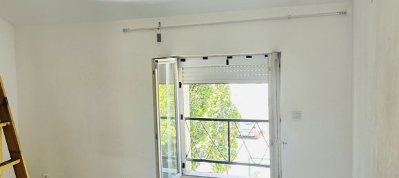 3 bedrooms House in Chateauneuf, France No. 346487 3