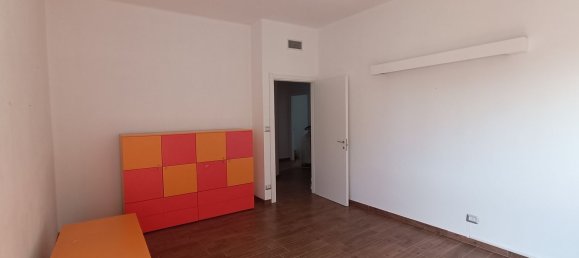 4 Schlafzimmer Wohnung in Valenza, Italy, Nr. 358257 12