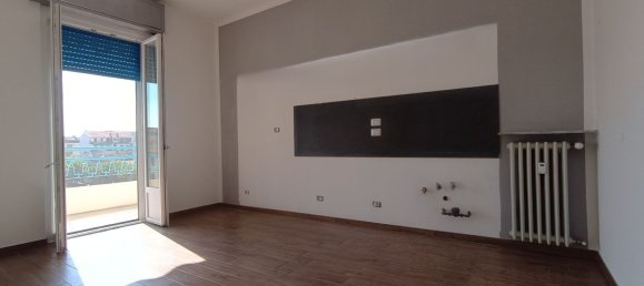4 Schlafzimmer Wohnung in Valenza, Italy, Nr. 358257 2