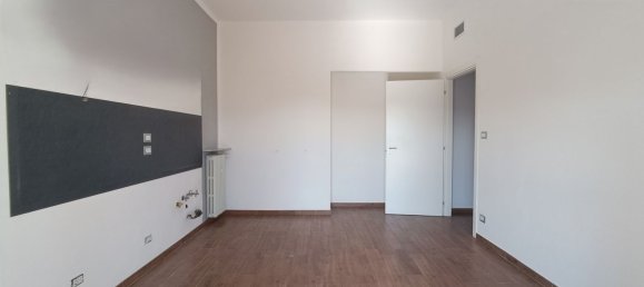 4 Schlafzimmer Wohnung in Valenza, Italy, Nr. 358257 5