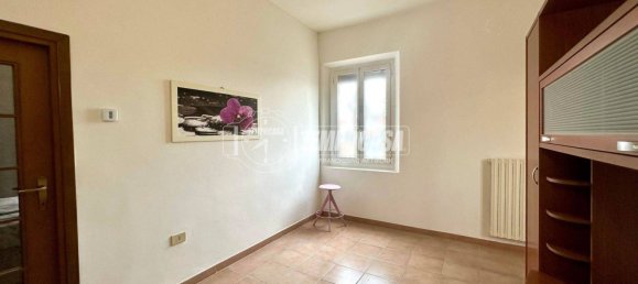 1 bedroom Apartment in Modena, Italy No. 221232 4