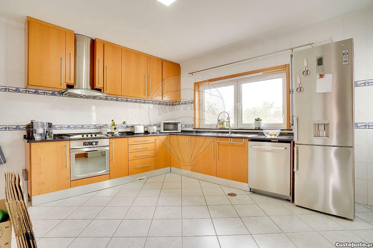 4 bedrooms House in Fermentelos, Portugal No. 206325