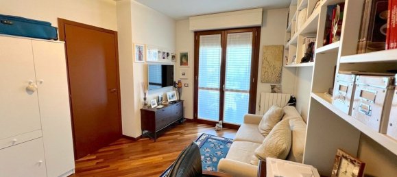 Квартира с 3 спальнями в Колоньо Монцезе, Италия № 357797 18