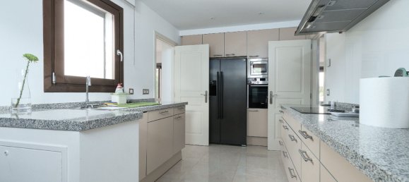 4 bedrooms Townhouse in El Paraiso, Spain No. 105963 17