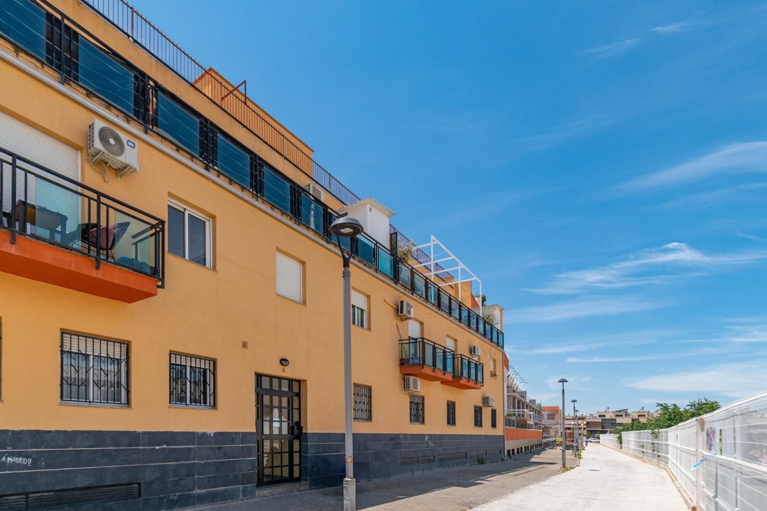 2 bedrooms Duplex in Granada, Spain No. 166470