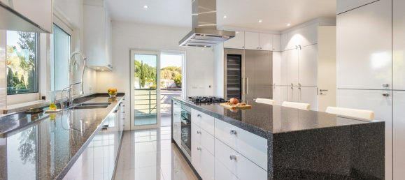 Дом с 4 спальнями в Алвор, Португалия № 121437 10