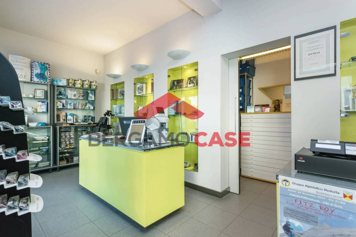 2 rooms Commercial property in Villa di Serio, Italy No. 114001