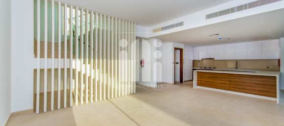 3 bedrooms Villa in Yas Island, UAE No. 1870 16