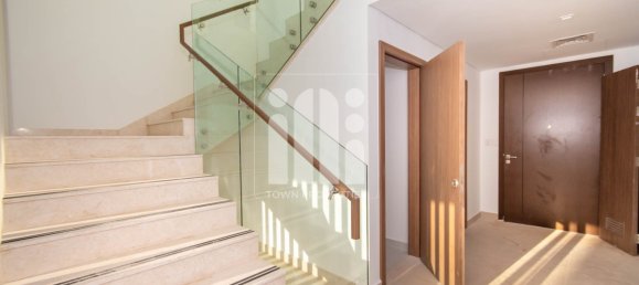 3 bedrooms Villa in Yas Island, UAE No. 1870 13