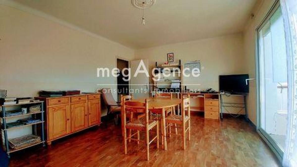 Квартира с 2 спальнями в Шаллан, Франция № 31894