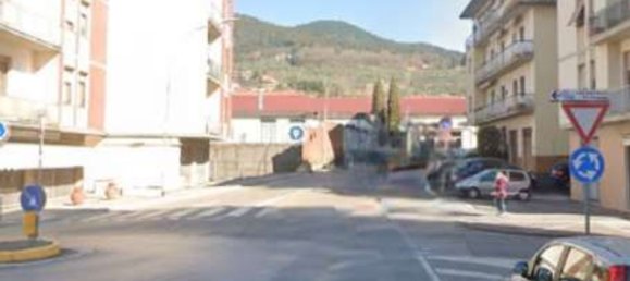 207m² Commercial property in Pontassieve, Italy No. 325302 9