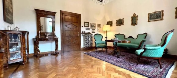 12 bedrooms Villa in Udine, Italy No. 333020 9