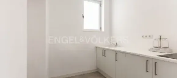 Коммерческая недвижимость 110м² в Валенсия, Испания № 174199 3