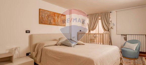 Dúplex de 2 dormitorios en Bari, Italy No. 380089 20