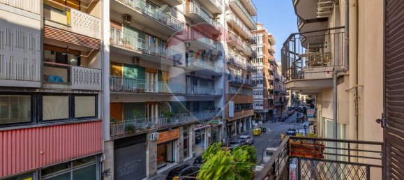 Dúplex de 2 dormitorios en Bari, Italy No. 380089 16