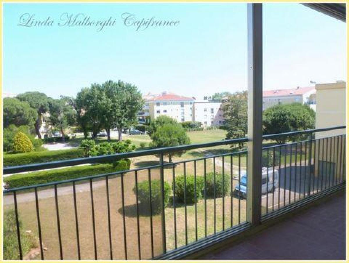 Apartamento com 2 quartos em condomínio em Frejus, France N.º 12237