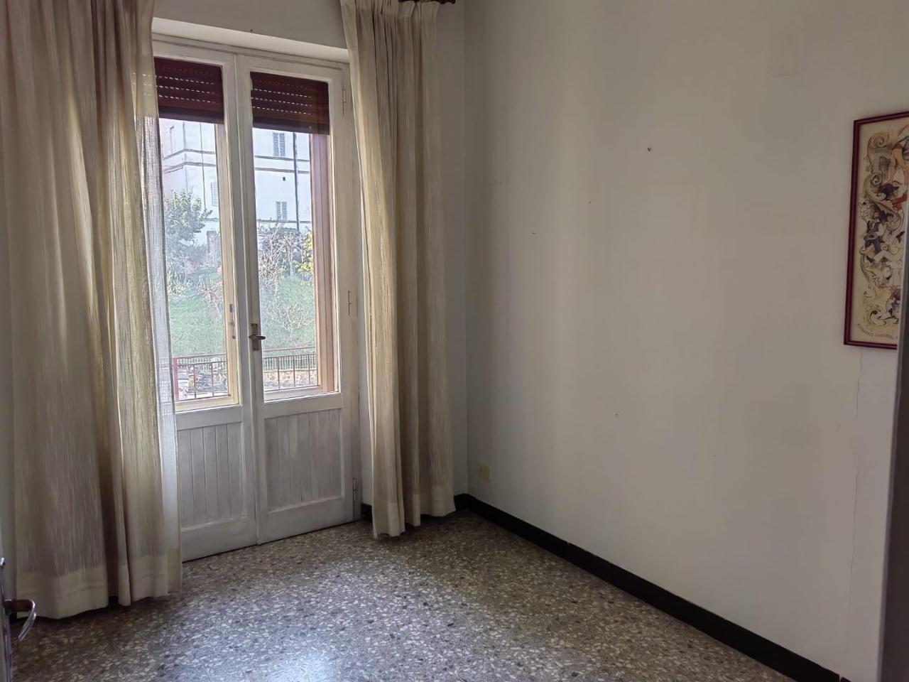 7 rooms Apartment in Siena, Italy No. 117442