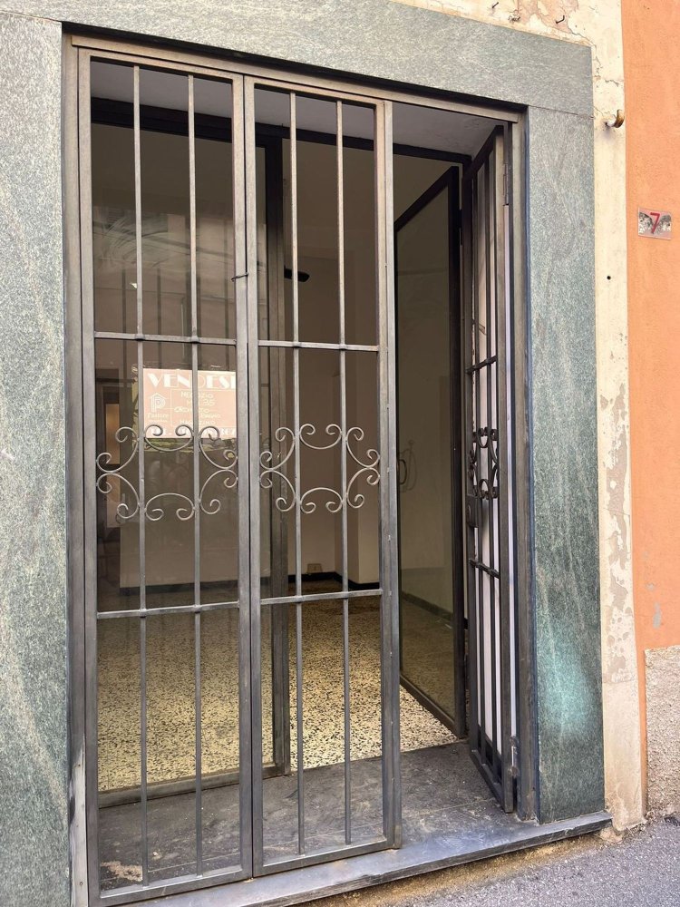 Коммерческая недвижимость 35м² в Генуя, Италия № 347673