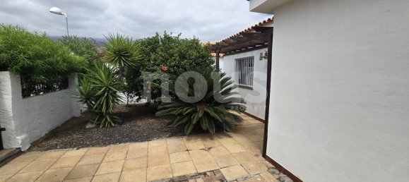 Villa de 4 dormitorios en Callao Salvaje, Spain No. 16140 28