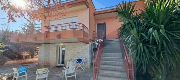 Вилла с 5 спальнями в Монополи, Италия № 23922 47