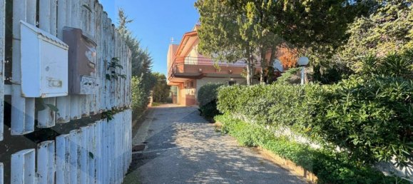 Вилла с 5 спальнями в Монополи, Италия № 23922 72