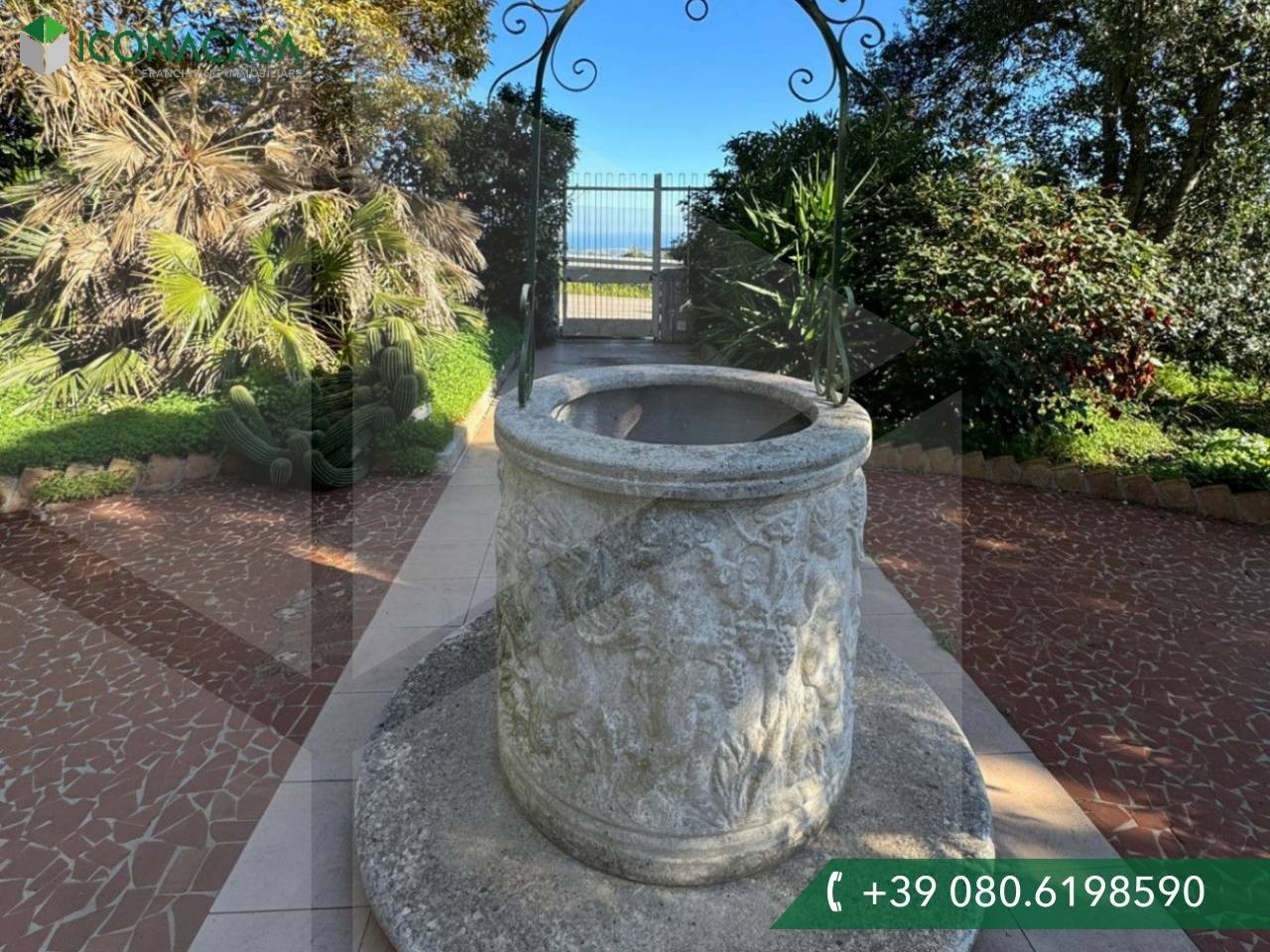 Вилла с 5 спальнями в Монополи, Италия № 23922