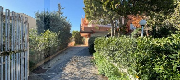 Вилла с 5 спальнями в Монополи, Италия № 23922 76