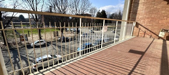 5 rooms Apartment in Biella, Italy No. 41355 3