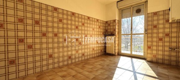 5 rooms Apartment in Biella, Italy No. 41355 9