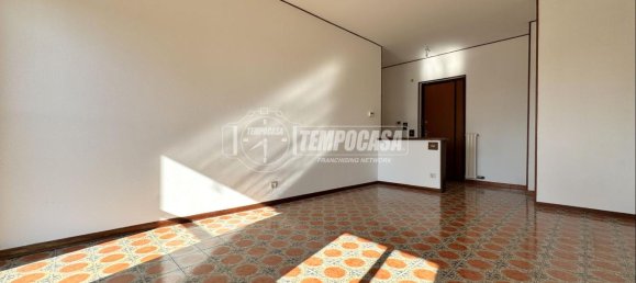 5 rooms Apartment in Biella, Italy No. 41355 5