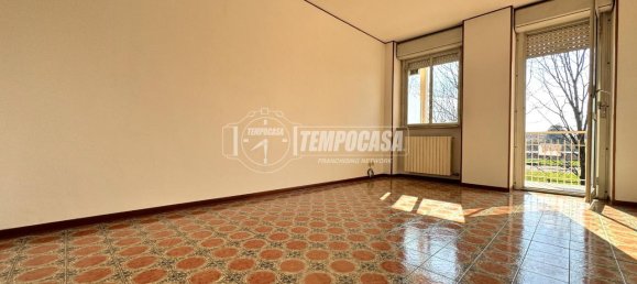 5 rooms Apartment in Biella, Italy No. 41355 6