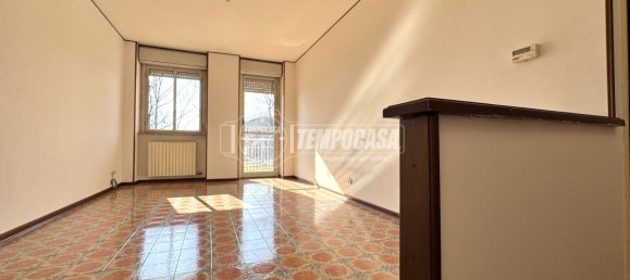 5 rooms Apartment in Biella, Italy No. 41355 2