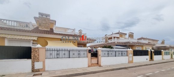 3 bedrooms Townhouse in Los Alcazares, Spain No. 17759 2