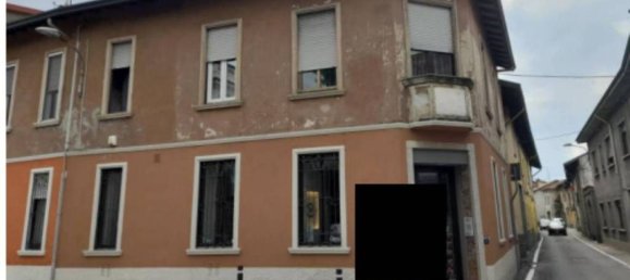 3غرفة شقة في Arsago Seprio, Italy رقم 185547 10