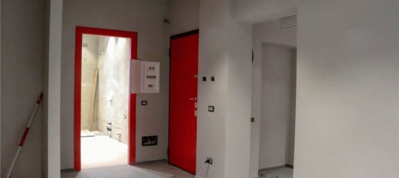 3 rooms Apartment in Seregno, Italy No. 47066 11