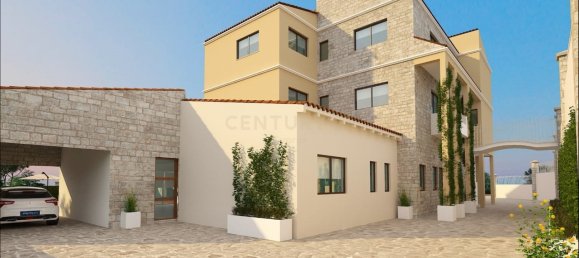 5 bedrooms Building in Germasogeia, Cyprus No. 3739 2