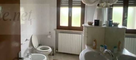 2 bedrooms Villa in Serravalle a Po, Italy No. 303512 16