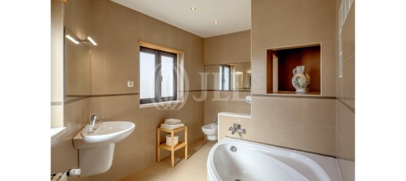 5 Schlafzimmer Villa in Cascais, Portugal, Nr. 107908 42