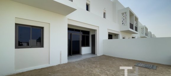 Moradia em banda T3 em Town Square, UAE N.º 28632 9