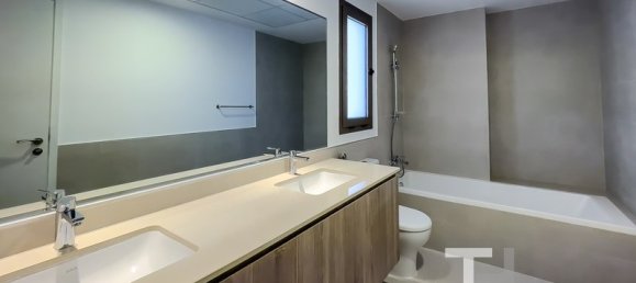 Moradia em banda T3 em Town Square, UAE N.º 28632 8