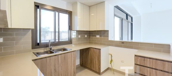 Moradia em banda T3 em Town Square, UAE N.º 28632 5