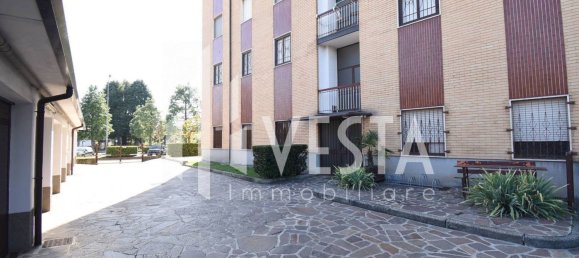 100m² Commercial property in Osnago, Italy No. 365545 15