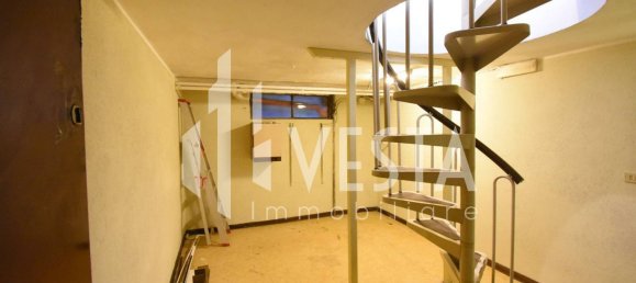 100m² Commercial property in Osnago, Italy No. 365545 14