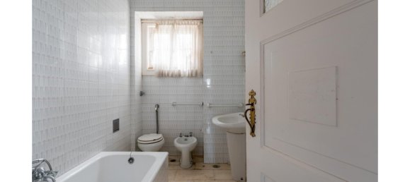 9 bedrooms Villa in Lisbon, Portugal No. 105143 13