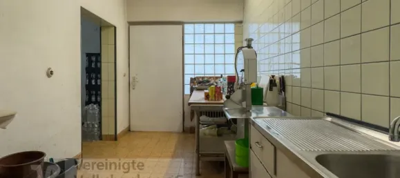 Edificio de 4 dormitorios en Reutlingen, Germany No. 220920 13