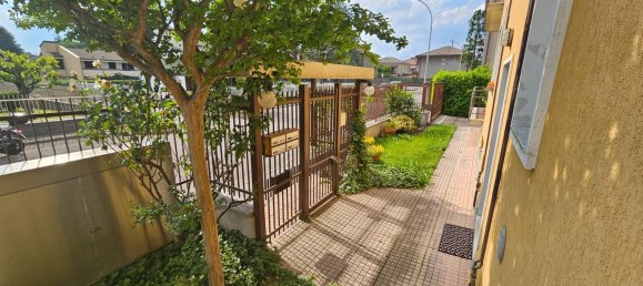 3-salle Appartement à San Giorgio su Legnano, Italy No. 180150 2