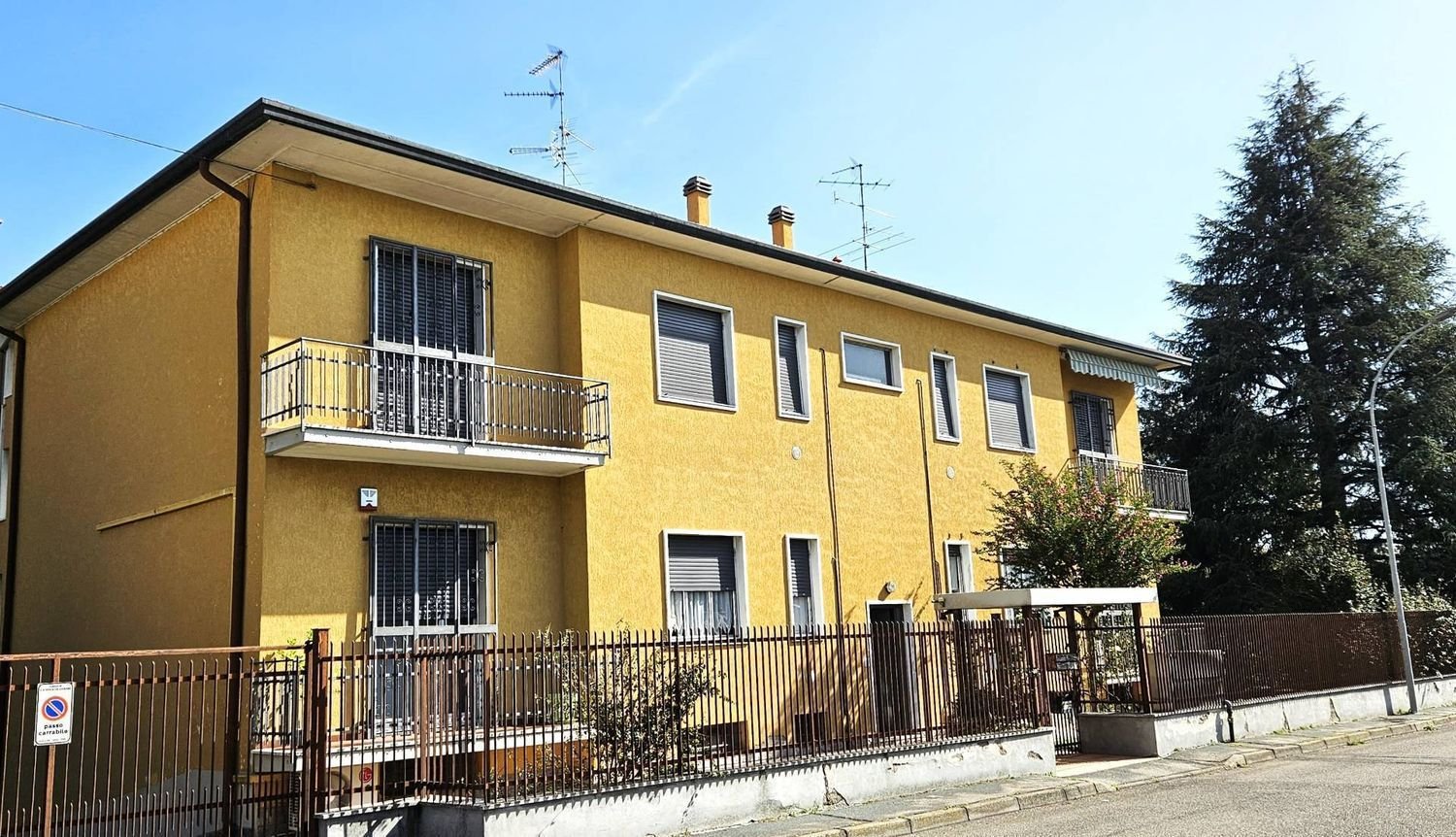 3-salle Appartement à San Giorgio su Legnano, Italy No. 180150