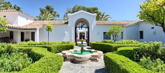 11 bedrooms Villa in Marbella, Spain No. 9971 10